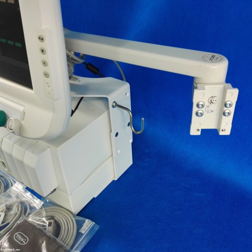 DATEX-OHMEDA S5 Cardiac monitor with module rack and arm